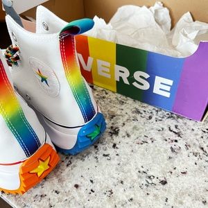 Converse (Pride) Run star hike Pride🌈